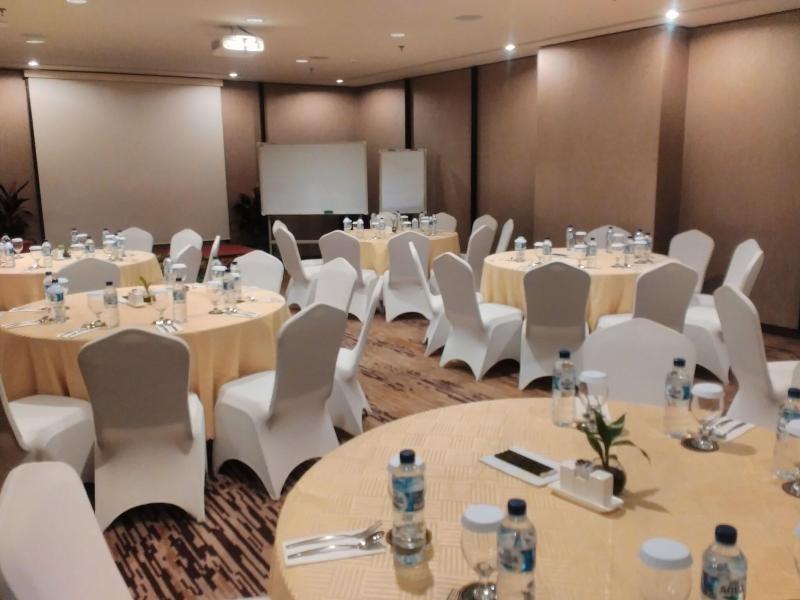 I Hotel Baloi Batam - Toplantı