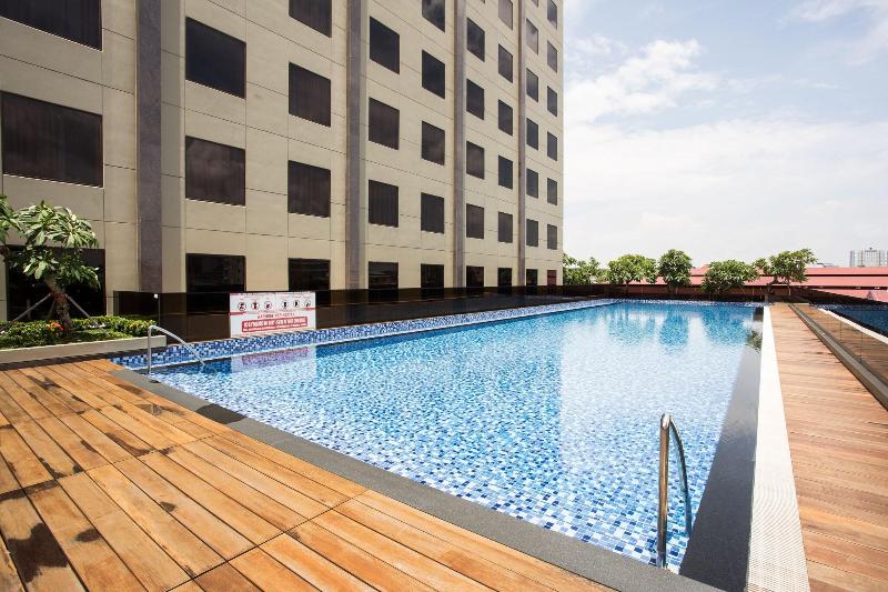 I Hotel Baloi Batam - Havuz