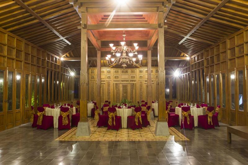 Burza Hotel Yogyakarta - Restoran