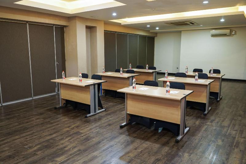 Tune Hotel Bandung - Toplantı
