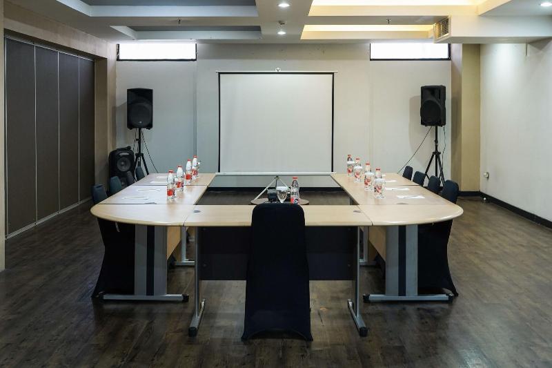 Tune Hotel Bandung - Toplantı