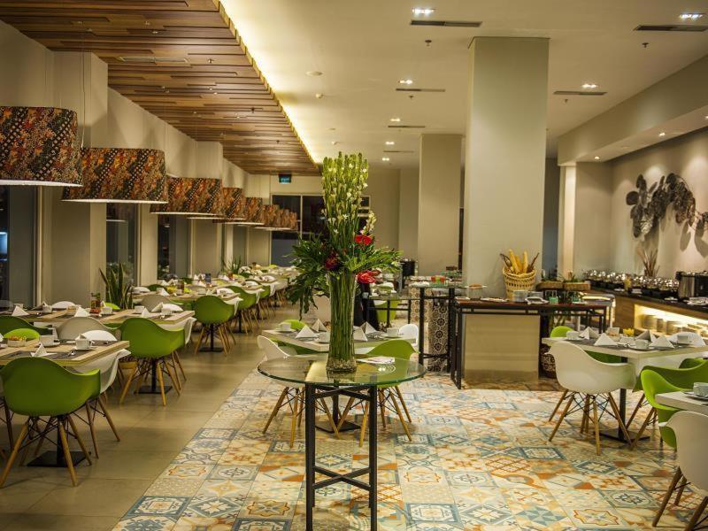 KHAS Surabaya - Restoran