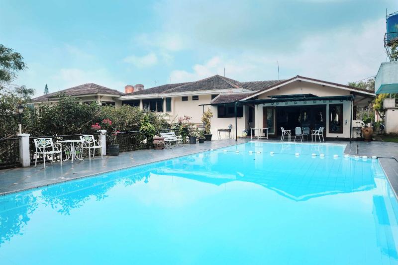 Resort Prima Coolibah Puncak - Havuz