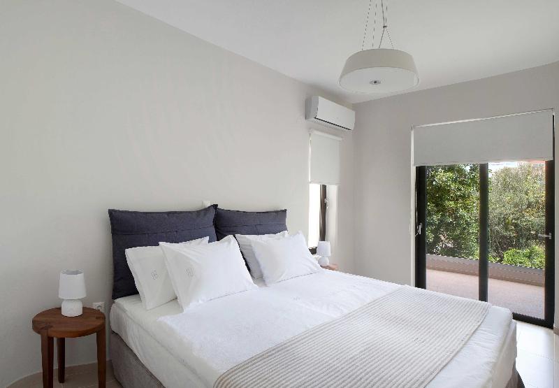 Aethrion Boutique Homes - Oda