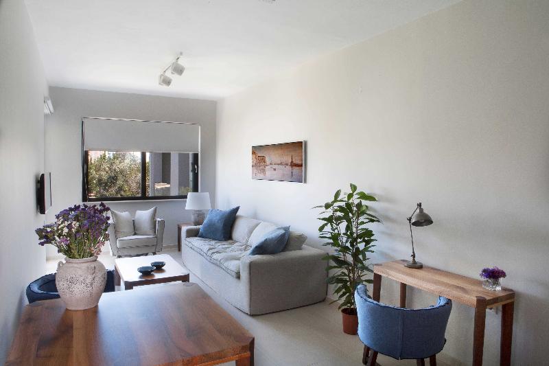 Aethrion Boutique Homes - Oda