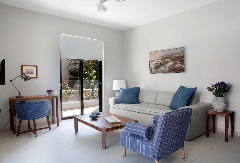 Aethrion Boutique Homes - Oda