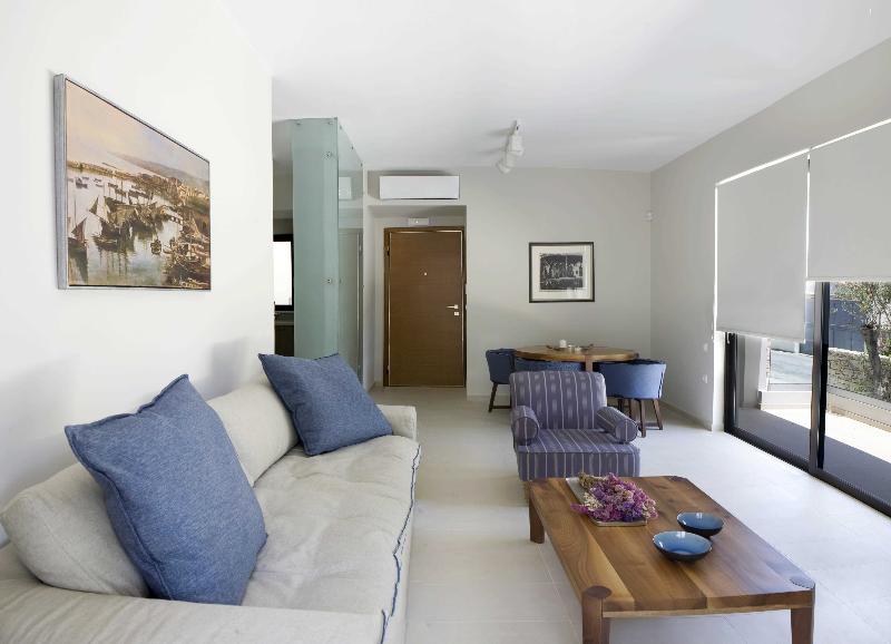 Aethrion Boutique Homes - Oda