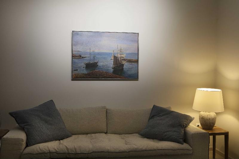 Aethrion Boutique Homes - Oda