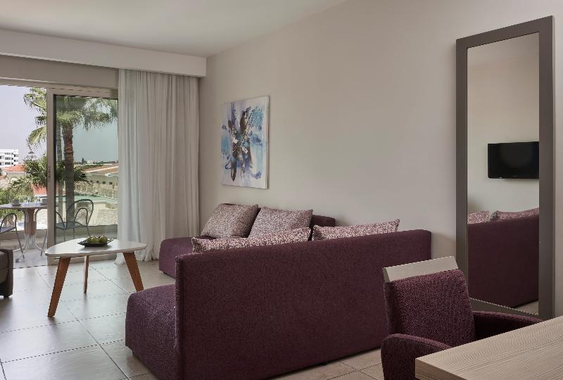 Atlantica Aeneas Resort & Spa - Oda