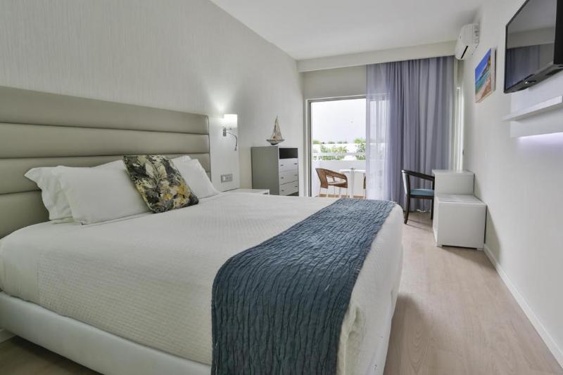 Carvi Beach Hotel - Oda