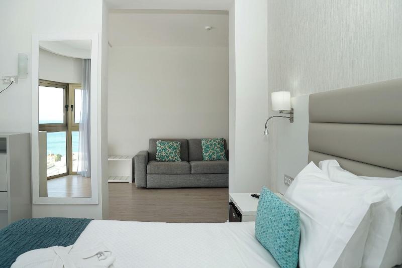 Carvi Beach Hotel - Oda