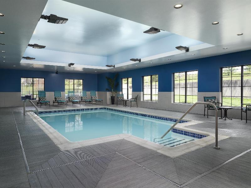 Hampton Inn & Suites Yonkers - Westchester - Havuz