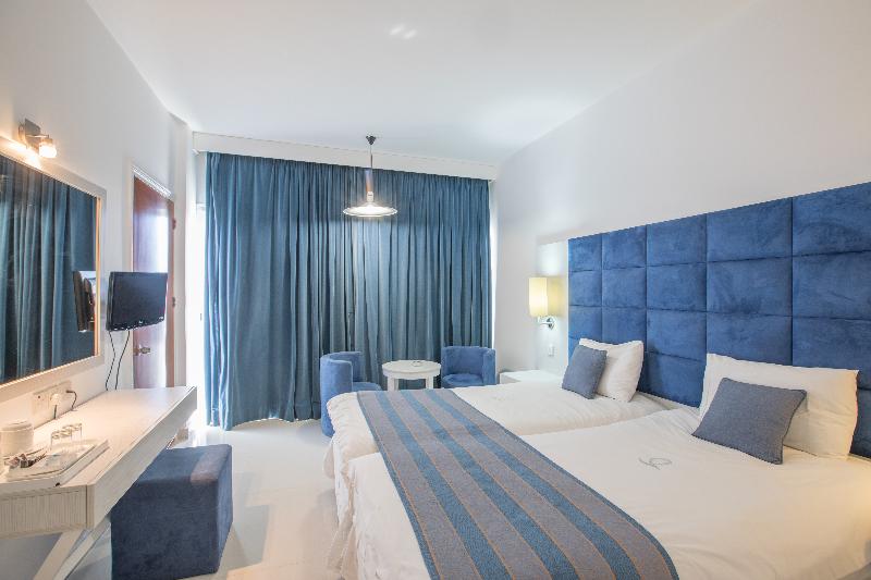 Odessa Beach Hotel - Oda