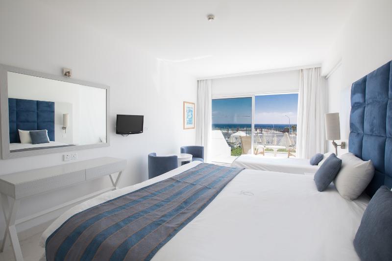 Odessa Beach Hotel - Oda