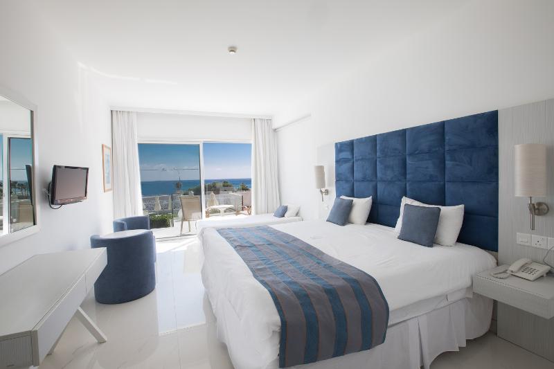 Odessa Beach Hotel - Oda