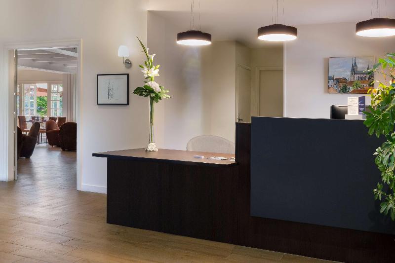 Best Western Blanche De Castille Dourdan - Lobi