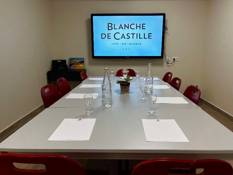 Best Western Blanche De Castille Dourdan - Toplantı