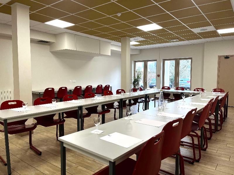 Best Western Blanche De Castille Dourdan - Toplantı