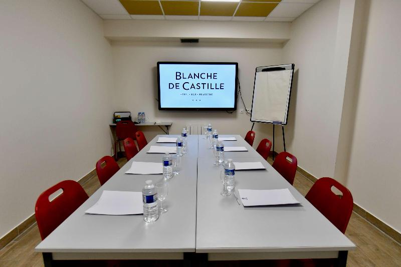 Best Western Blanche De Castille Dourdan - Toplantı