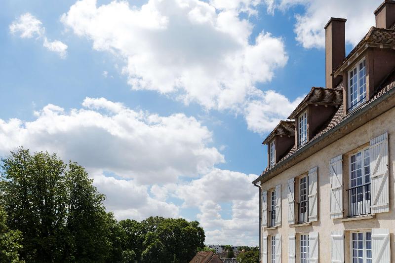 Best Western Blanche De Castille Dourdan - Genel