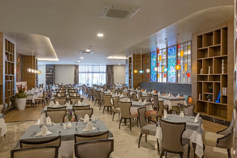 Royal Seginus - Restoran