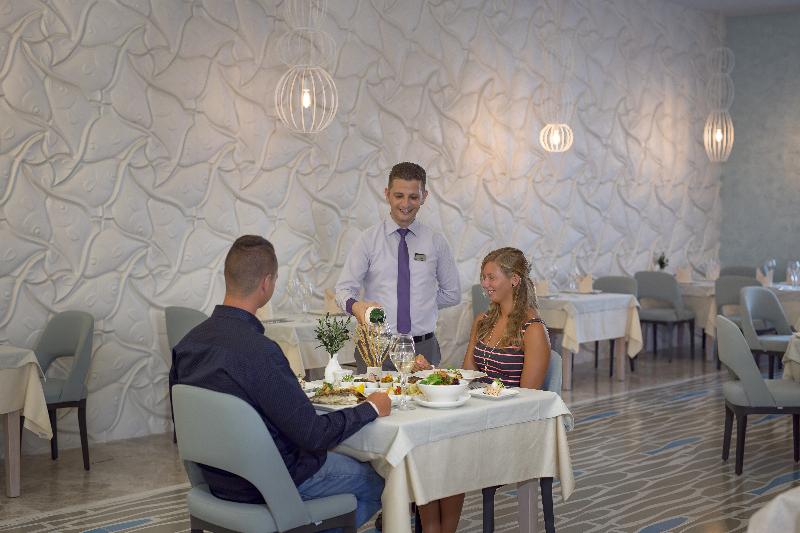 Royal Seginus - Restoran