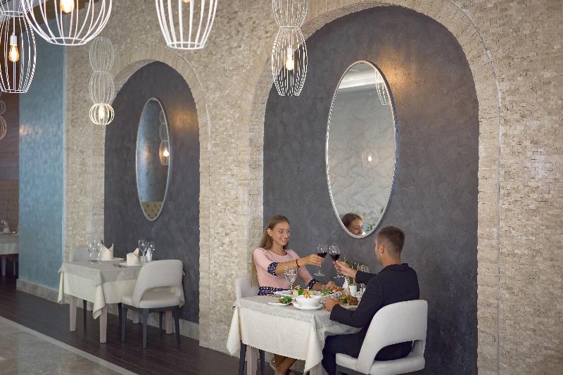 Royal Seginus - Restoran