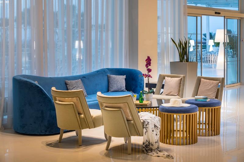 Constantinos The Great Beach Hotel - Lobi