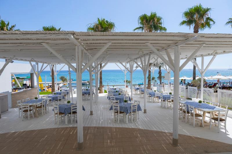 Constantinos The Great Beach Hotel - Teras