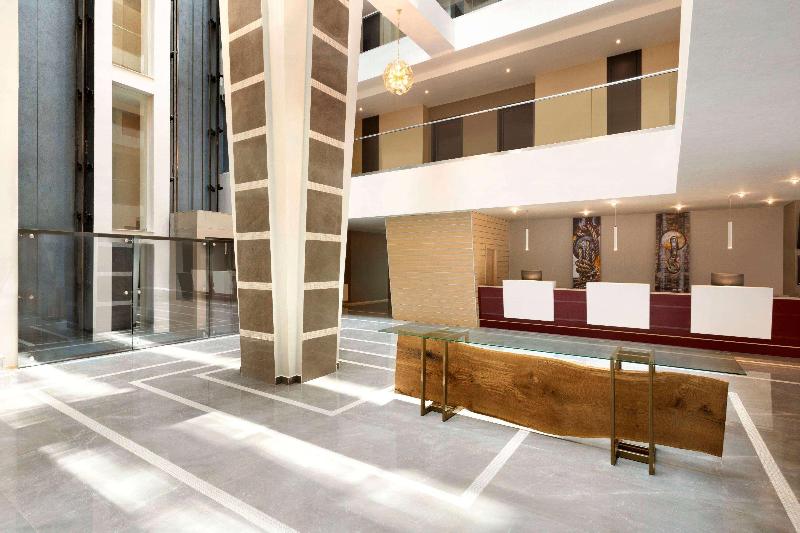 Ramada Constanta - Lobi