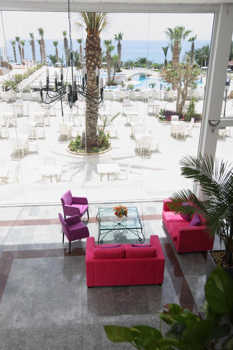 Ascos Coral Beach - Lobi