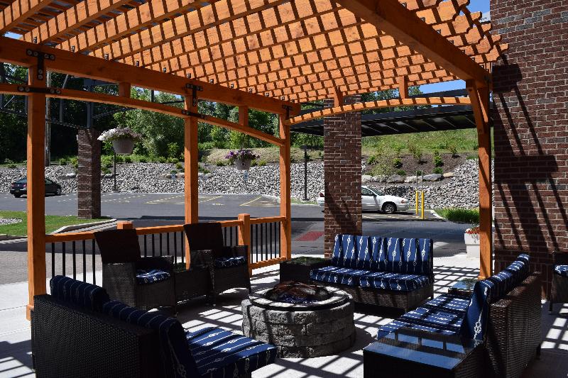 Holiday Inn Express & Suites Geneva Finger Lakes - Lobi
