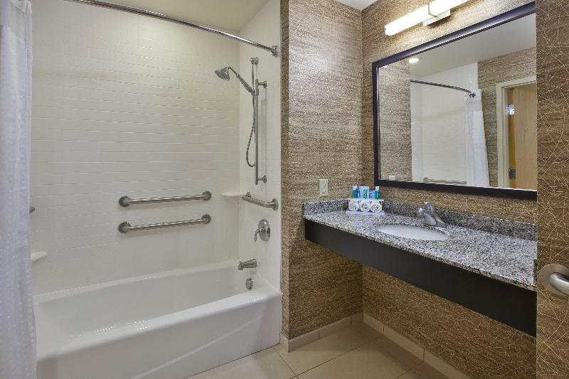 Holiday Inn Express & Suites Geneva Finger Lakes - Oda