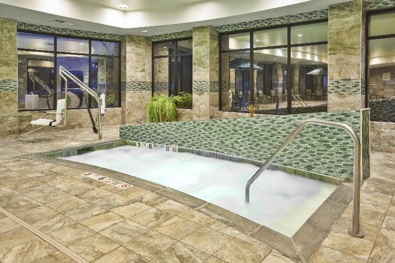 Holiday Inn Express & Suites Geneva Finger Lakes - Havuz