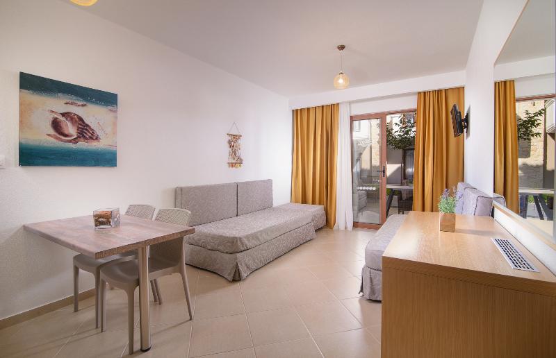 Apanemia Apartments by Flegra Collection - Oda