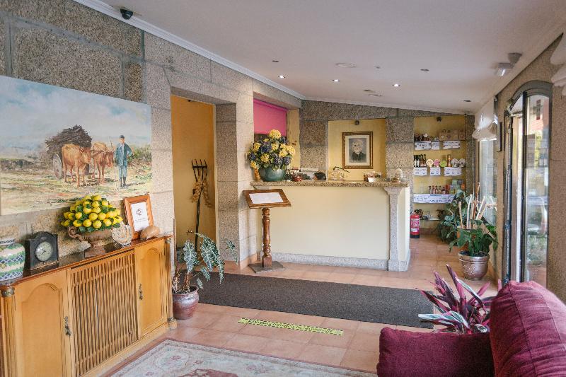 Hotel O Castro - Lobi