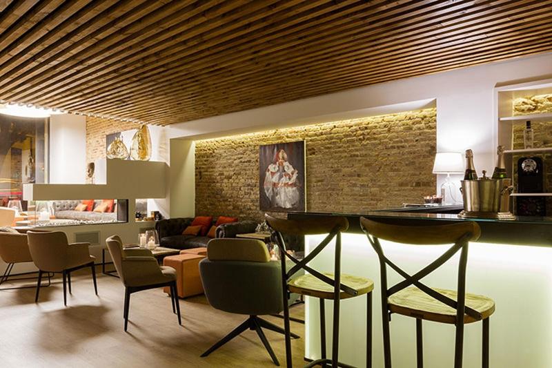 Hotel Well And Come - Bar
