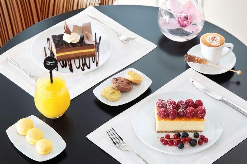 Kempinski Al Othman Hotel  Al Khobar - Bar