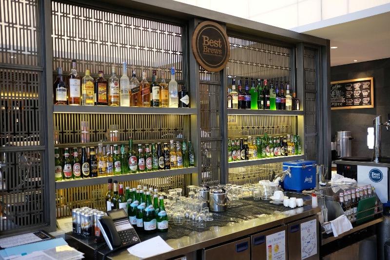 Four Points By Sheraton Jakarta, Thamrin - Bar