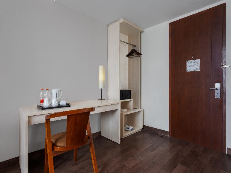 Amandaru Hotel Pekalongan - Oda