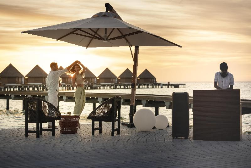 Mercure Maldives Kooddoo Resort - Bar