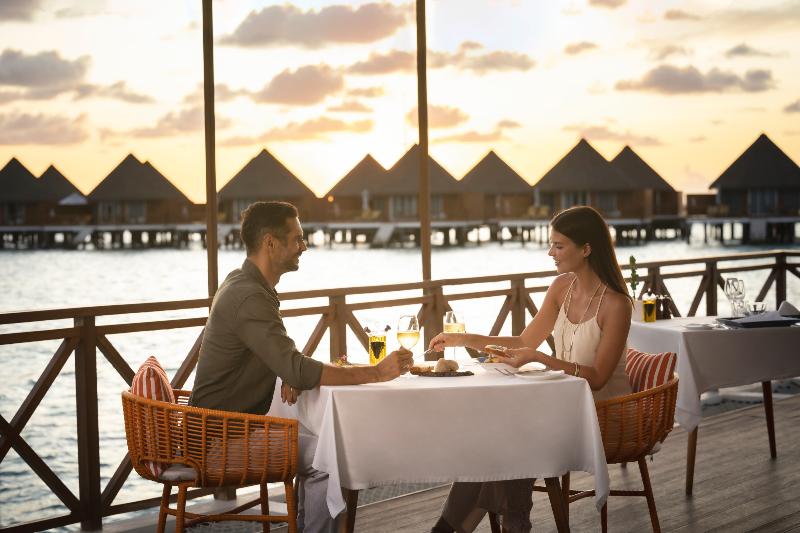 Mercure Maldives Kooddoo Resort - Restoran