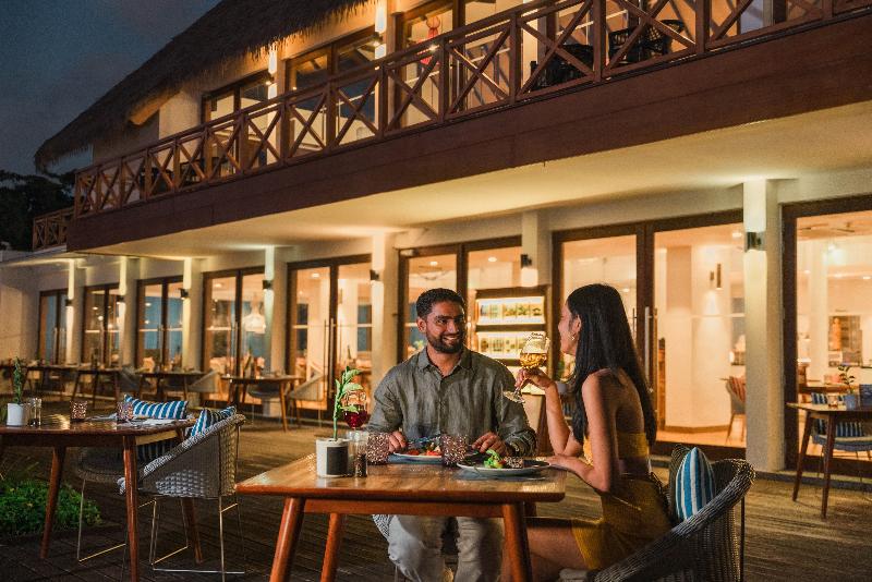 Mercure Maldives Kooddoo Resort - Restoran