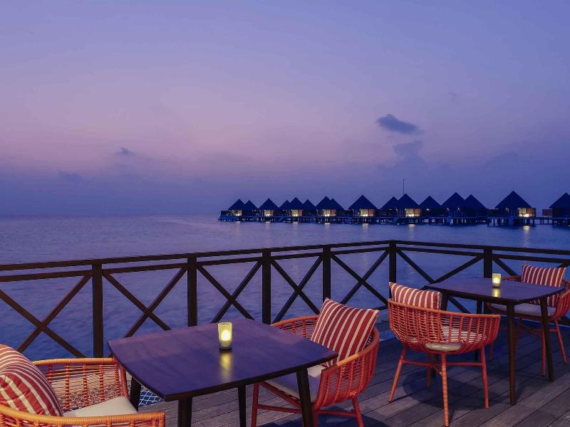 Mercure Maldives Kooddoo Resort - Restoran