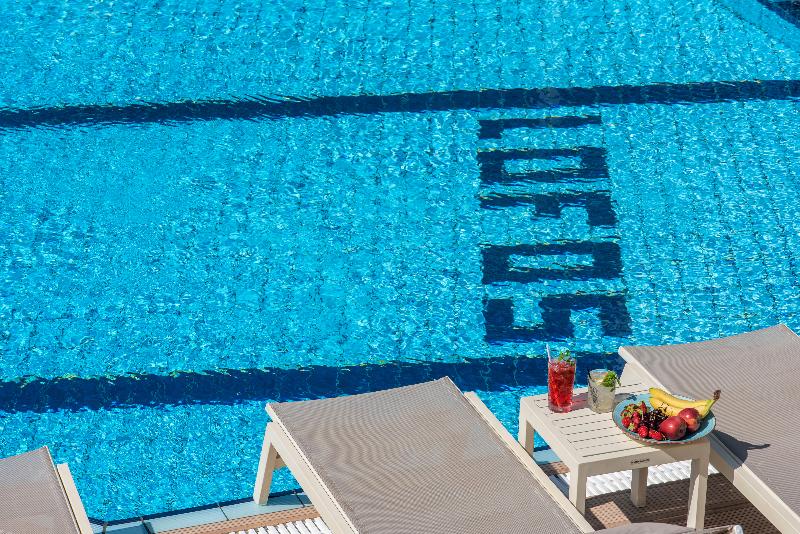Lofos Apartments - Havuz