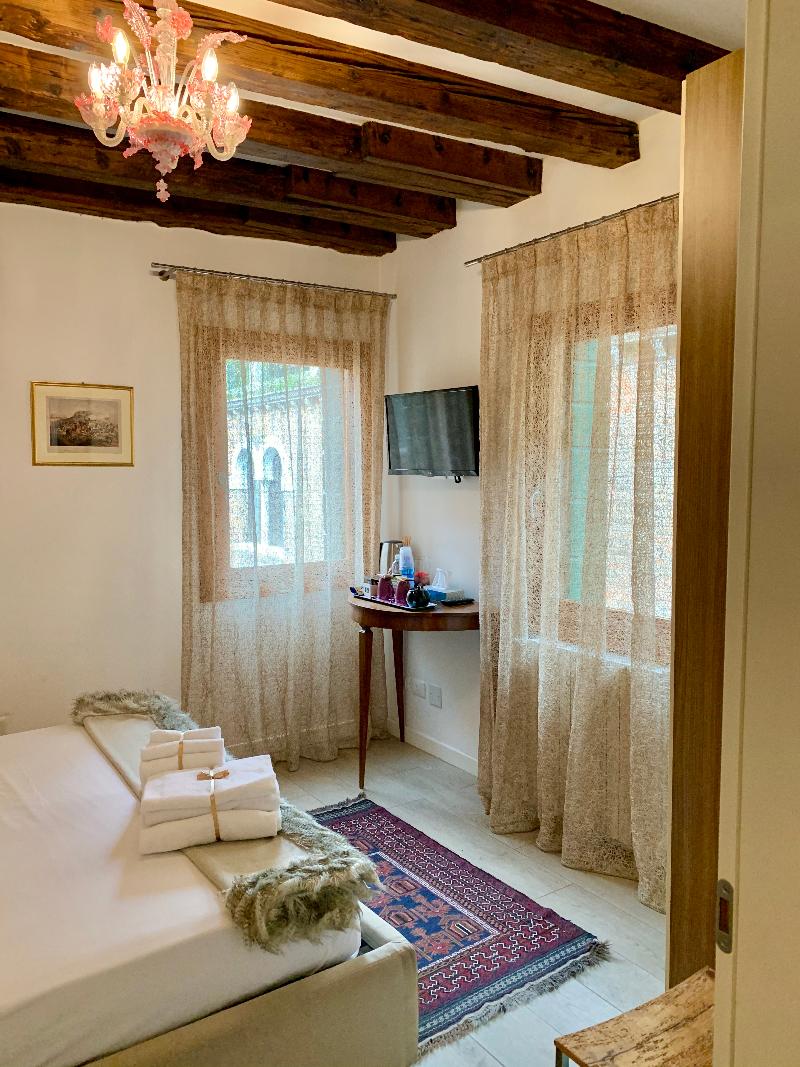 B&B Fortuny - Oda