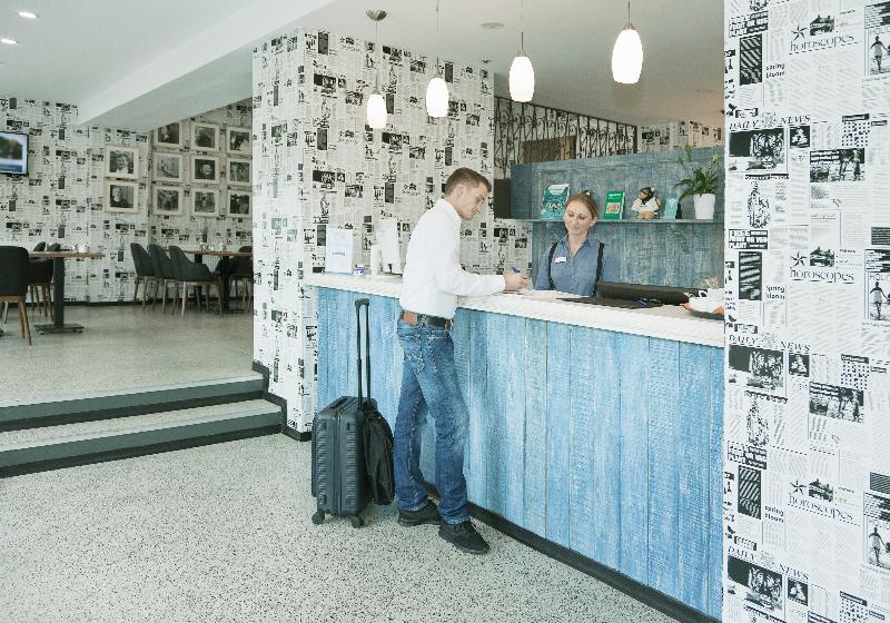 B&B HOTEL Berlin-Adlershof - Lobi