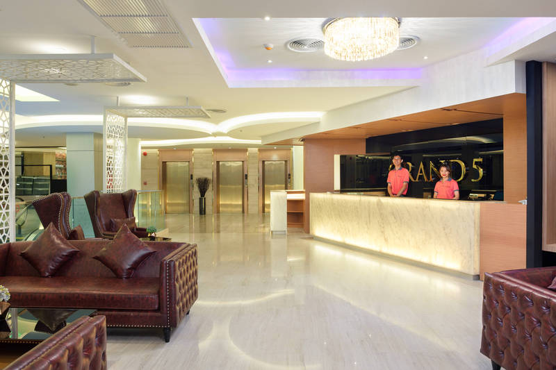 Grand 5 Hotel & Plaza Sukhumvit Bangkok (SHA +) - Lobi