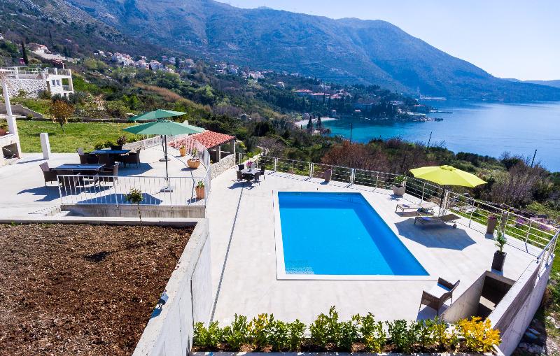 Apartments Sandito - Havuz
