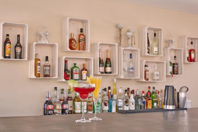 Aliter Suites - Bar